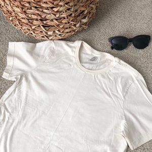 ✨CREAM AMERICAN APPAREL TEE✨